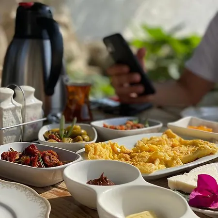 Ruezgar Guelue Butik Алачати