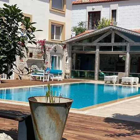 Ruezgar Guelue Butik B&B Alacati