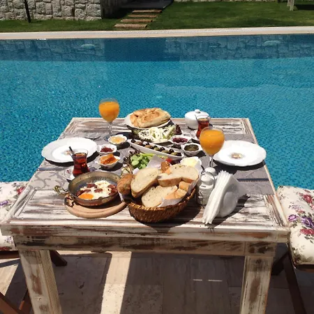 Ruezgar Guelue Butik Alacati