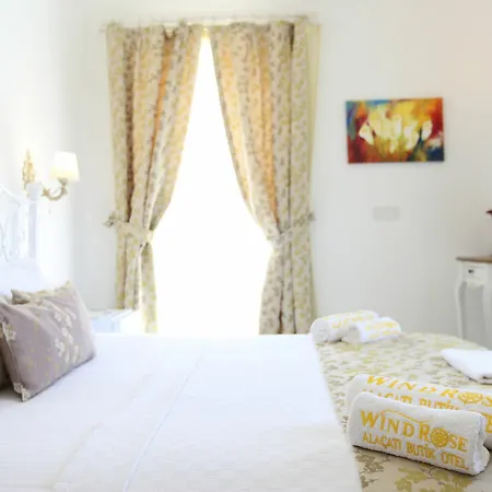 Ruezgar Guelue Butik Alacati