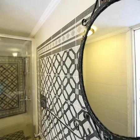 Ruezgar Guelue Butik B&B Alacati